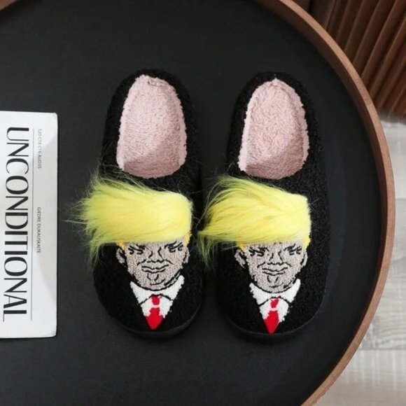 NEW Trump Size 7 Black Yellow Hair Lounging Slippers - Picture 1 of 12
